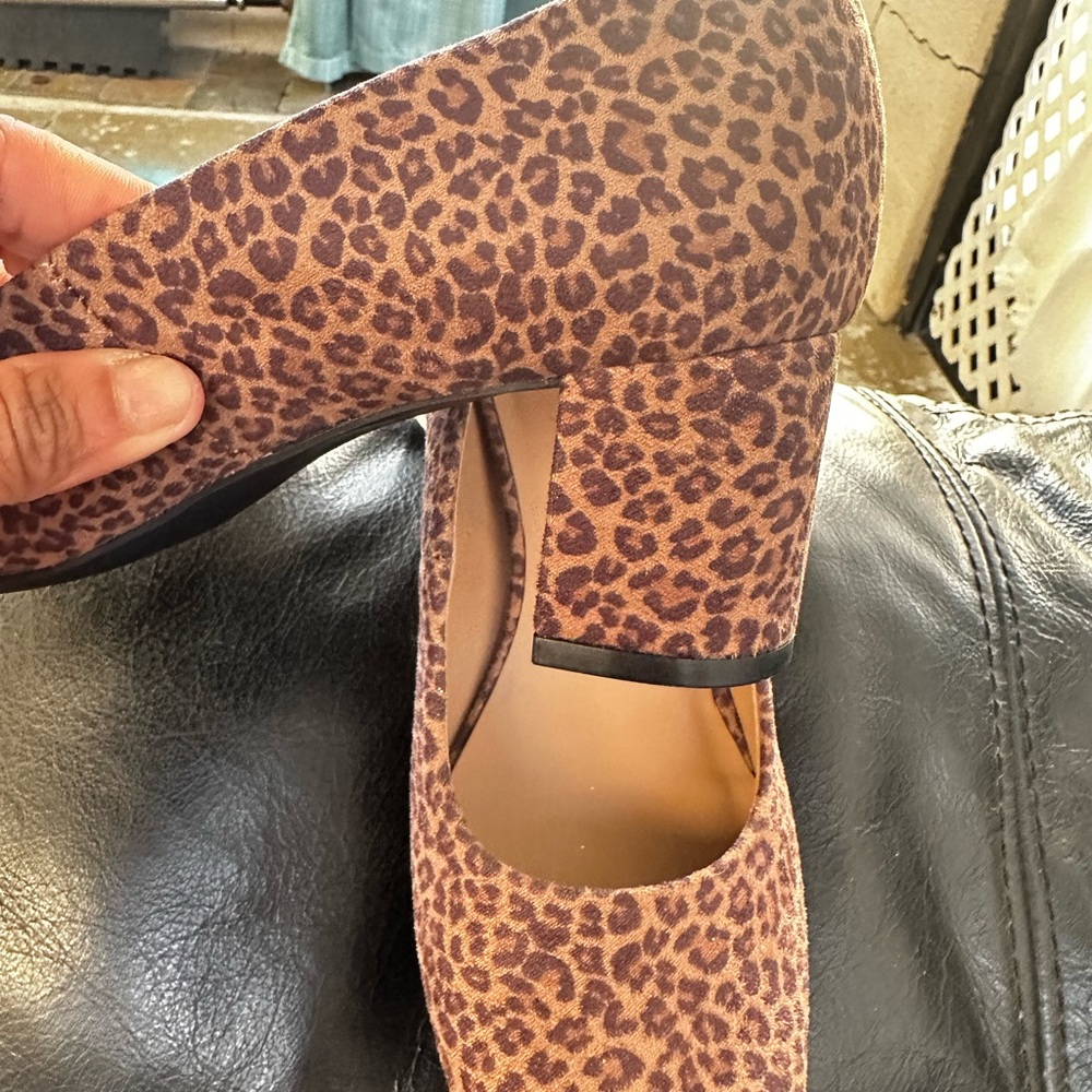 Pumps - Picture 3 of 4